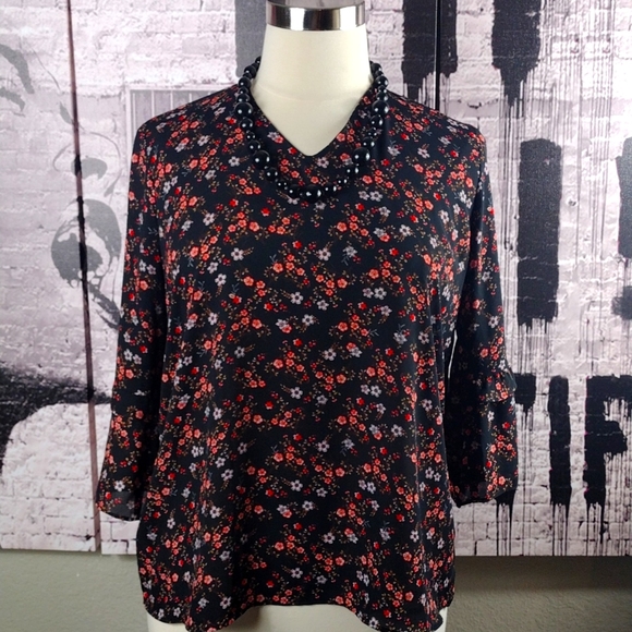 DR2 Black Floral Blouse EUC - Picture 2 of 6